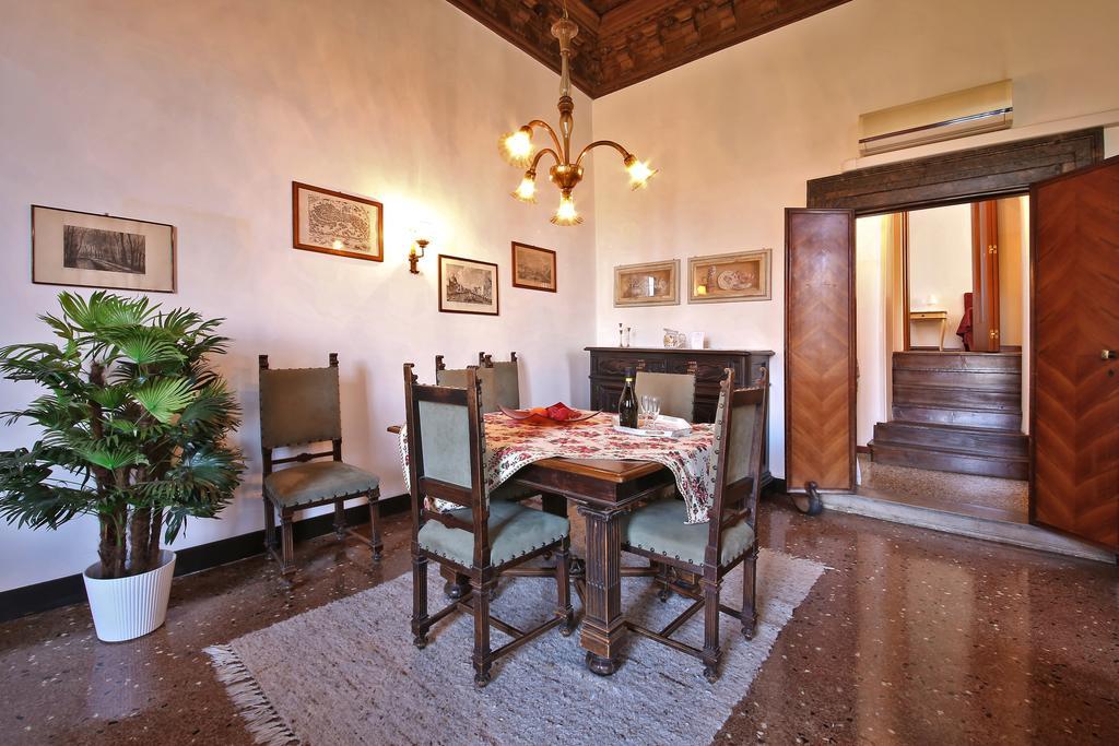 ונציה Appartamenti Inside Palazzo Foscarini מראה חיצוני תמונה
